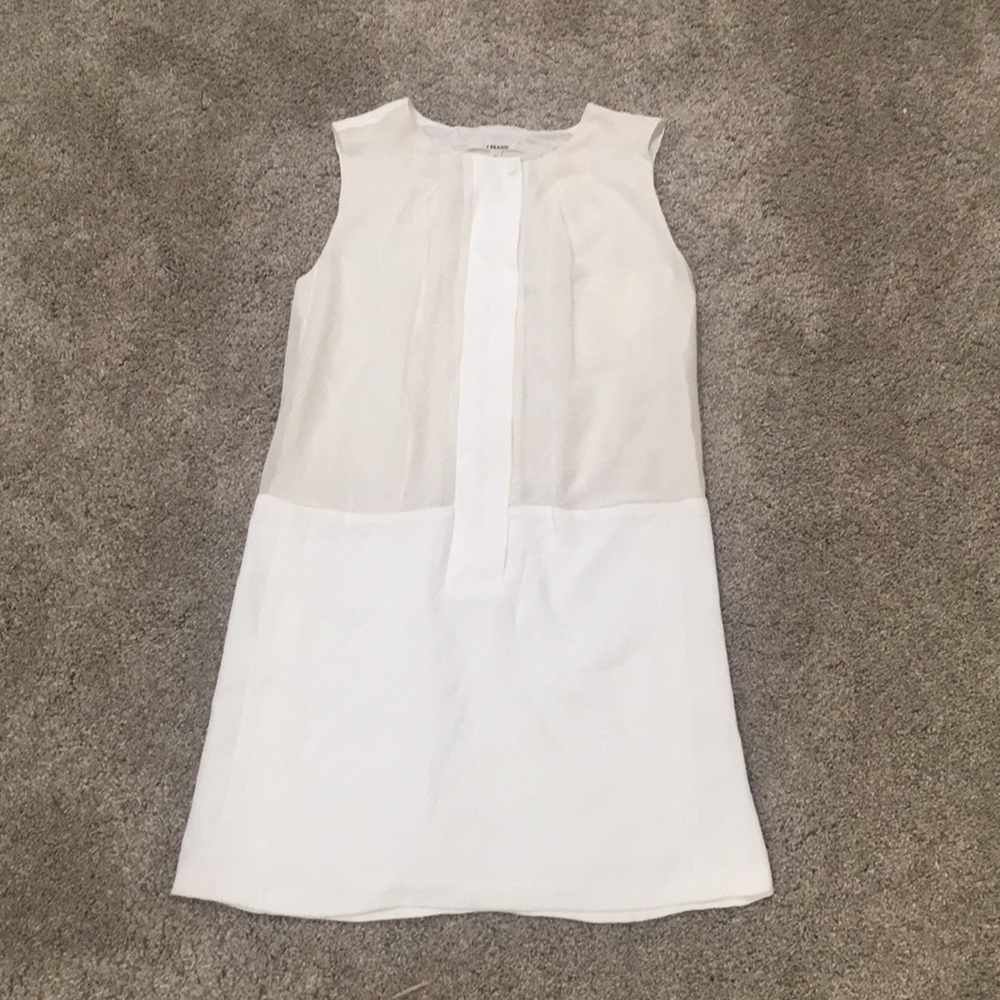 Elegant Mod-style White Shift Dress Size 0